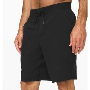 355 - LULULEMON T.H.E. Short 9" *Liner Black in SMALL